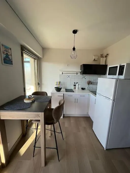 Studio Lumineux, Terrasse, Piscine Proche Plages Frejus Apartment
