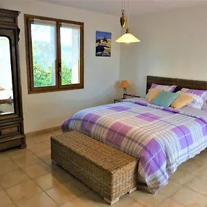Bed & Breakfast D Hotes De La Louve, Fréjus