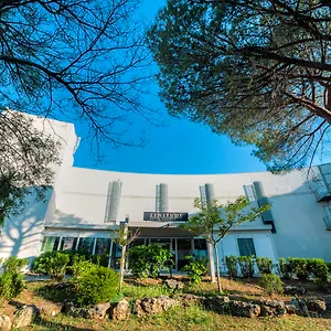 Zenitude Hôtel-résidences La Tour De Mare Fréjus