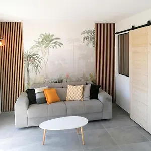 Studio Calme 5 Min De La Plage, 1 Min Centre Fréjus
