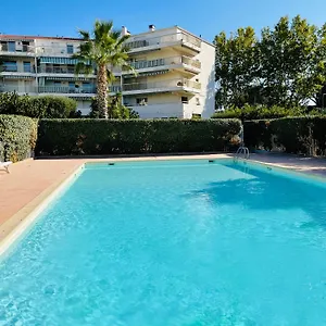 De Standing Climatisé, Avec Piscine, Proche De La Fréjus